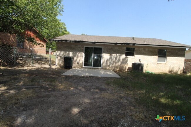 Building Photo - 2105 Wayne St