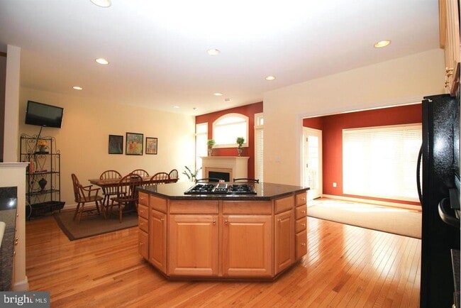 Building Photo - 4553 Fair Valley Dr