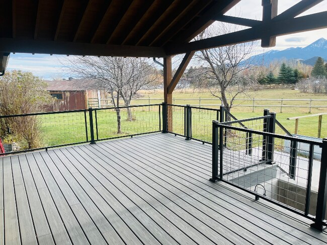 Building Photo - 145 Sunset Dr