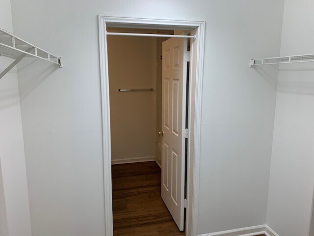 Building Photo - 2106 Fairfax Ave