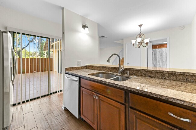 Building Photo - 146 Heritage Way