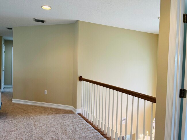 Building Photo - 500 Hidden Hollow Dr