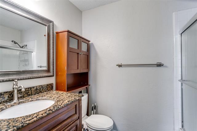 Building Photo - 908 Gordon Oaks Dr