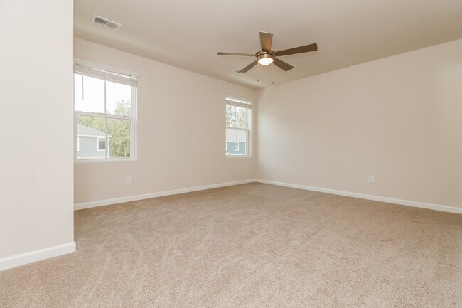Building Photo - 157 Morning Line Dr, Moncks Corner, SC