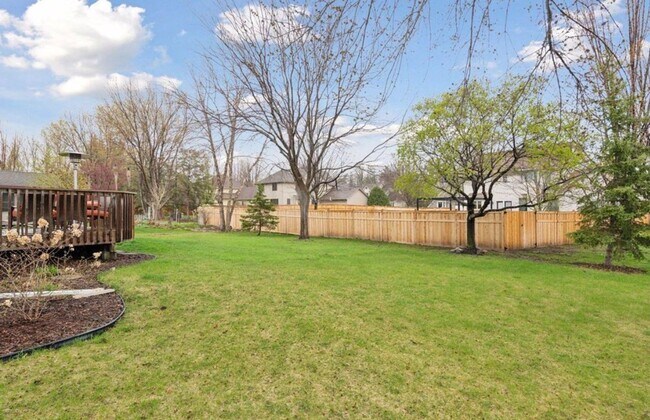 Building Photo - Beautiful Remodeled 5 Bedroom