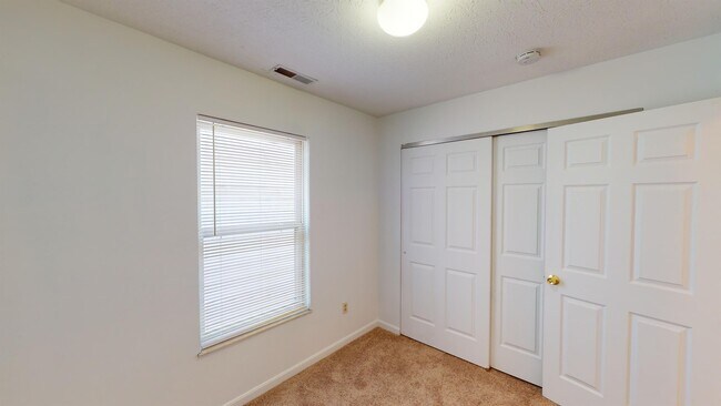 Building Photo - 2229 Symmes St