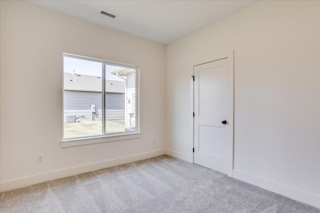 Building Photo - Beautiful Single Family Home!