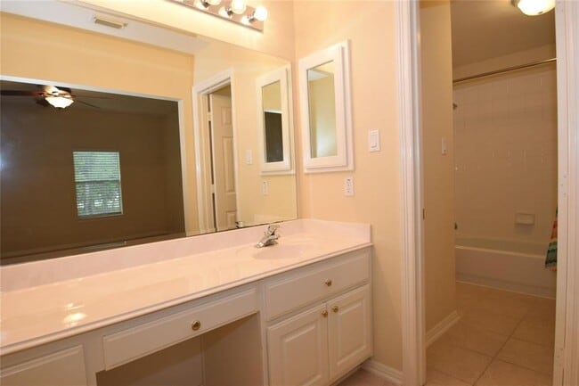 Building Photo - 5011 Quiet Falls Ct