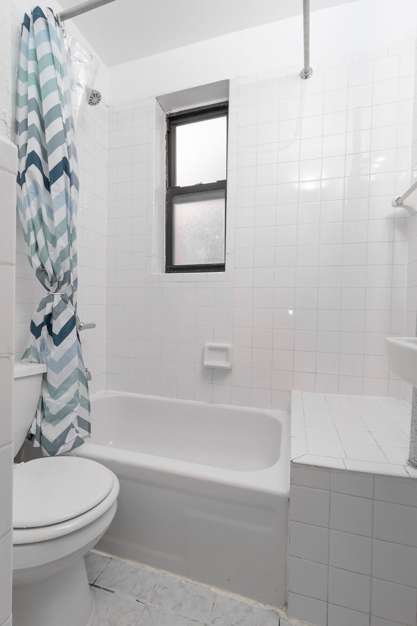 Building Photo - 163 E 94th St