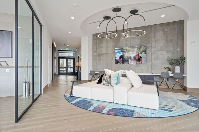 Building Photo - Premier Penthouse Suite at Seven 88 West Midtown-