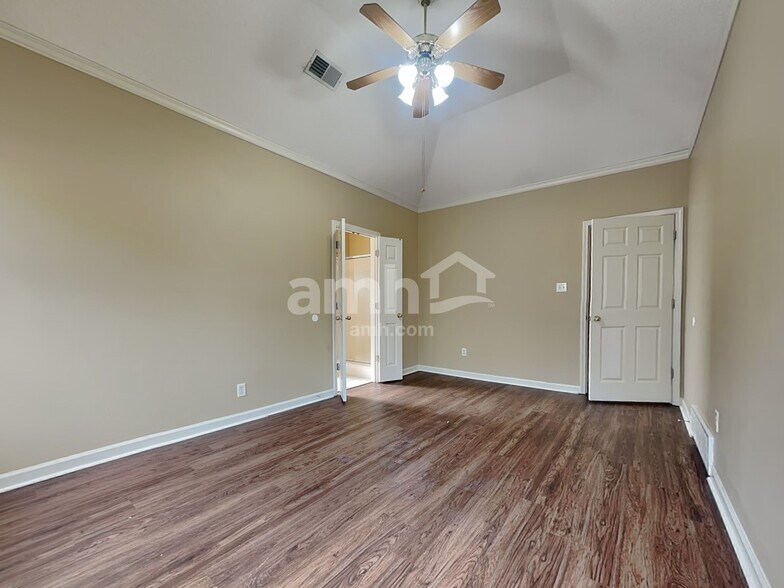 Building Photo - 10157 Breezy Ridge Cove