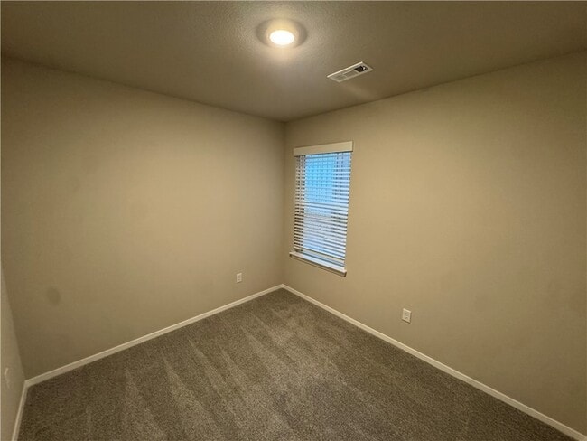 Building Photo - 6505 NW Vandergriff St