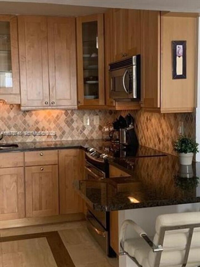 Building Photo - 9341 Collins Ave