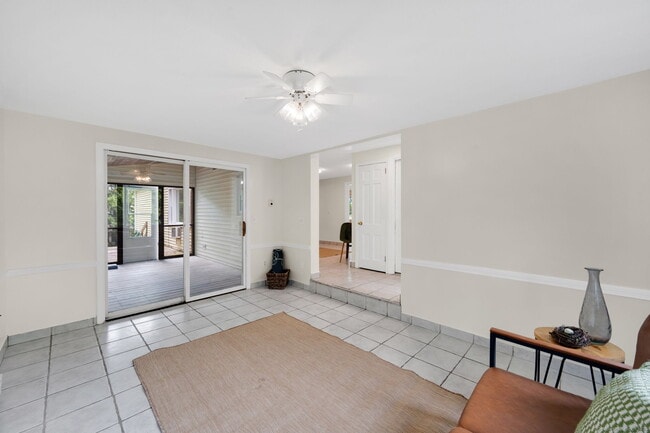 Building Photo - 36 Westmoreland Dr