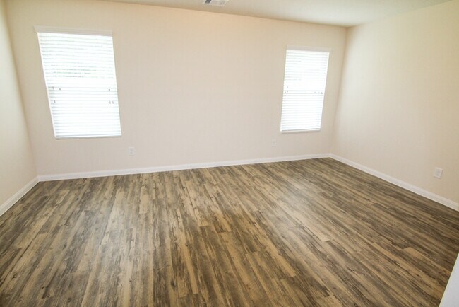 Building Photo - Evergreen Villas - 13142 City Green Trail,...