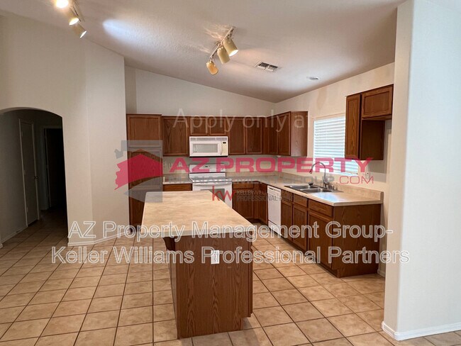 Building Photo - 17863 W Calavar Rd