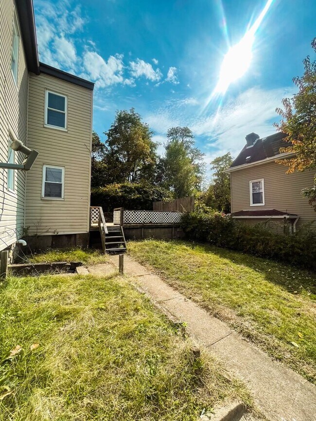 Building Photo - 310 Marlow St