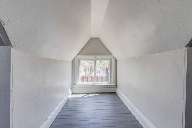 Building Photo - 1783 Arlington Ave