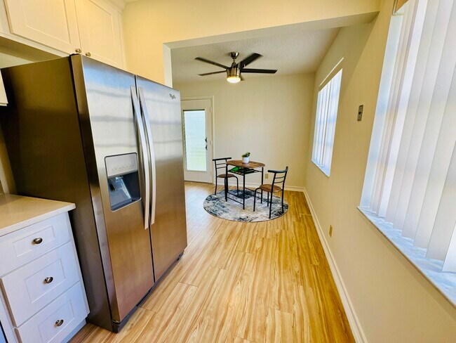 Building Photo - 230 Normandy Ln