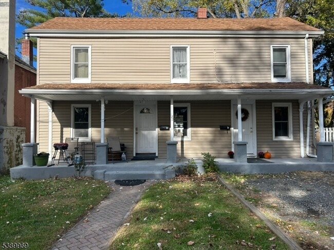 Primary Photo - 129 Bergen St