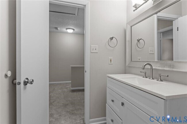 Building Photo - 2613 Chancer Dr