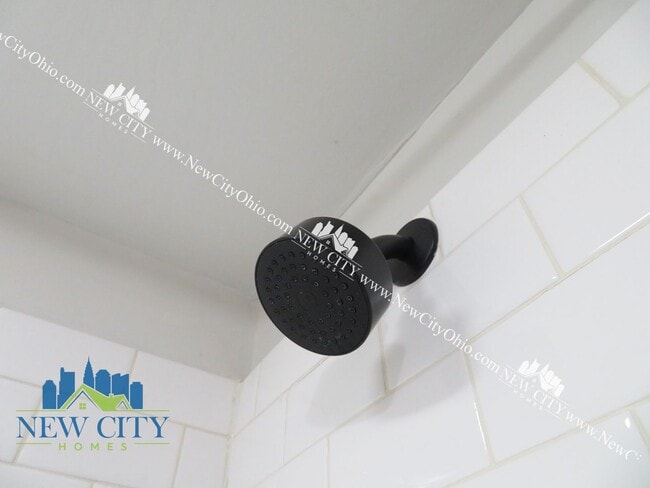 Building Photo - 2085 Building - New Rennovated 1 & 2 bedrooms starting at $989!