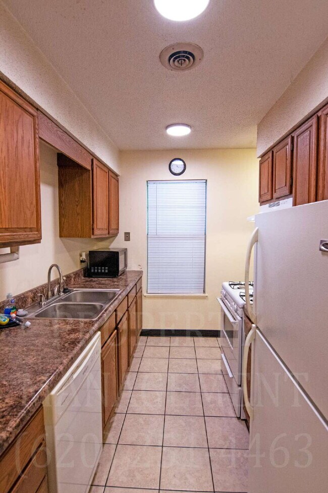 Primary Photo - 2 Bedroom 1 Bath Coffeyville Apartment.