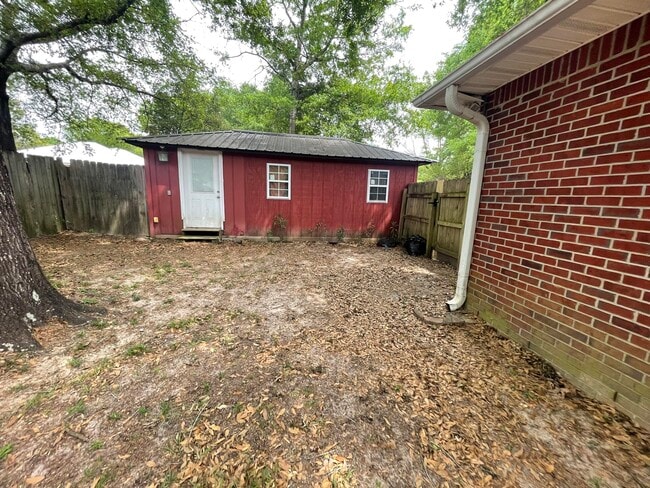Building Photo - 3007 Pine Lake Ct
