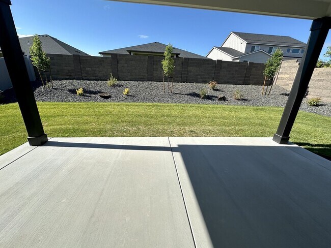 Building Photo - Brand New 3-Bed, 2-Bath Home for Lease – 1,877 sq ft in South Richland
