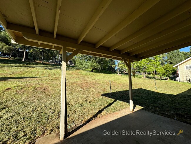 Building Photo - Vacation where you live! Single story home...