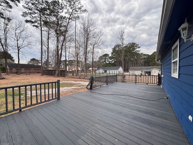 Building Photo - This is a must see!