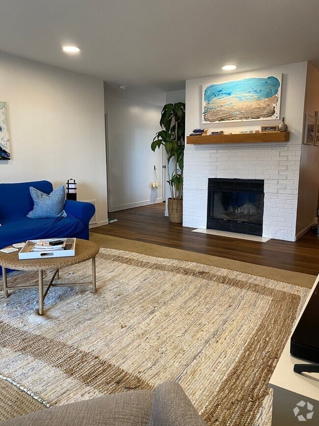 Building Photo - Slice of Paradise in Kimberling Shores