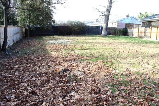 Building Photo - 5707 Alan Dr