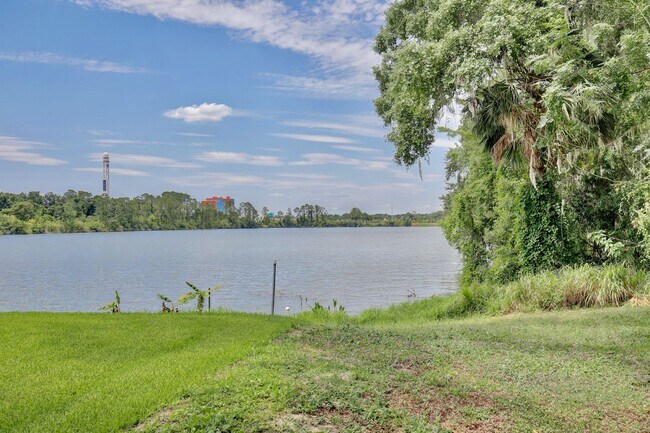 Building Photo - 2401 Albert Lee Pkwy