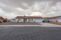 Building Photo - 2866 S 30th Dr