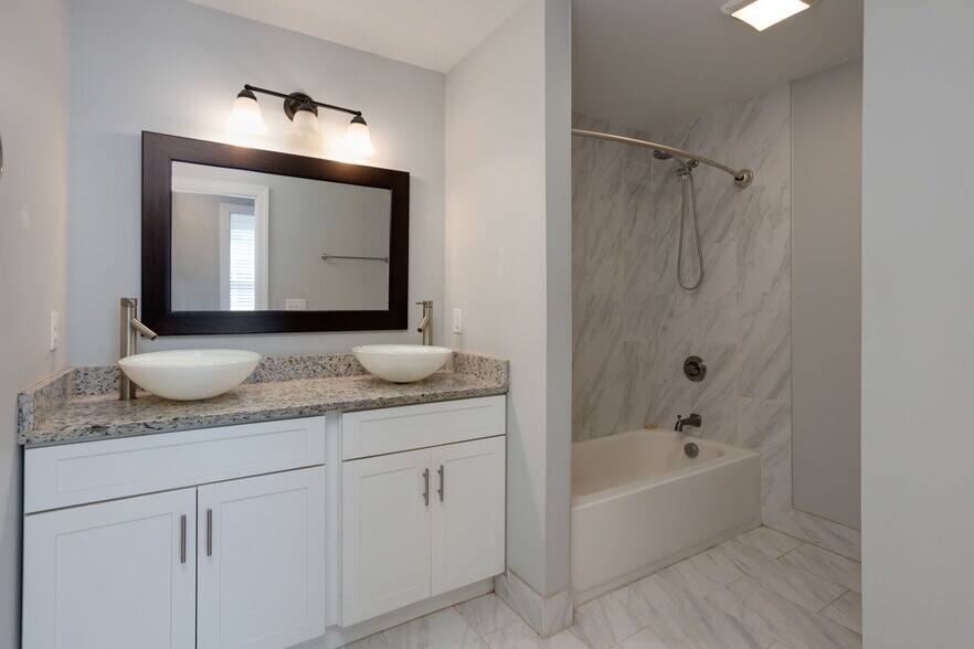 Building Photo - 5908A Morrow Rd