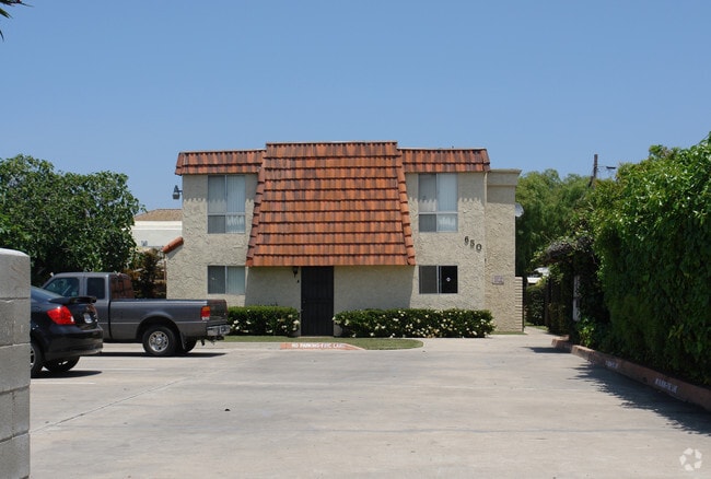 Primary Photo - 650 Palm Ave