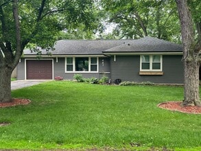Building Photo - 22W441 Arbor Ln