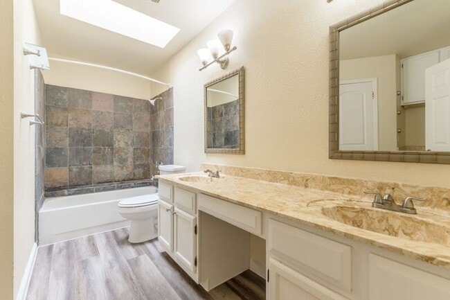 Building Photo - 11826 Greenwood Village Dr