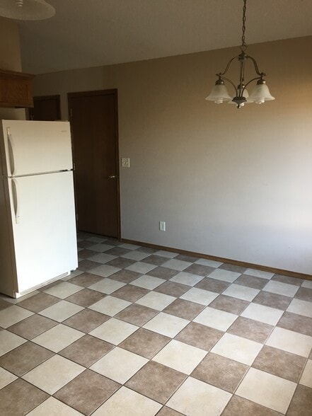 Building Photo - 3904 N Pepper Ridge St