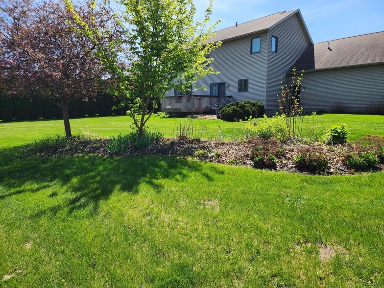 Building Photo - 102 E Sapphire Ln