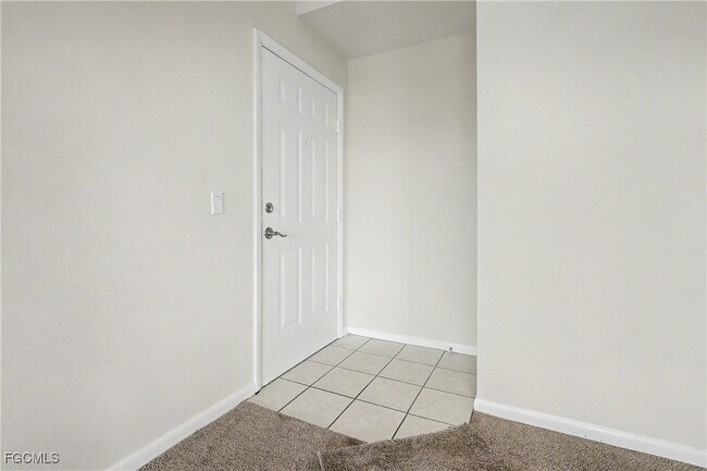 Building Photo - 4528 SE 5th Pl