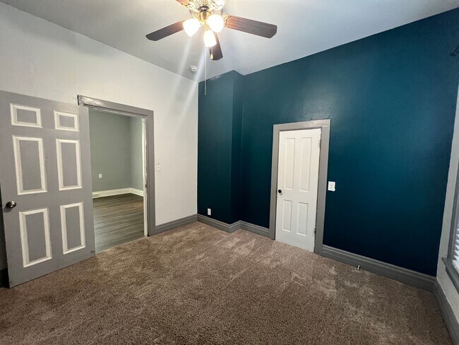 Building Photo - Historic Home Close to Downtown Loveland!