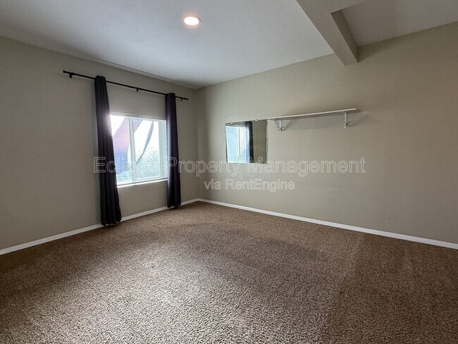 Building Photo - 2810.5 Bookcliff Ave