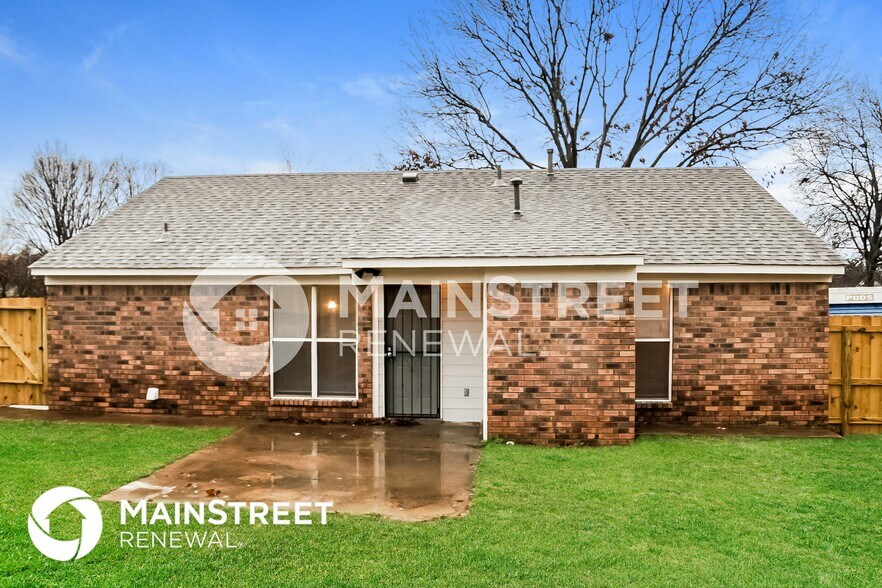 Building Photo - 3805 Ivanhoe Dr