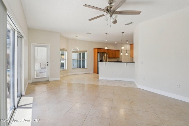 Building Photo - 929 Hialeah St