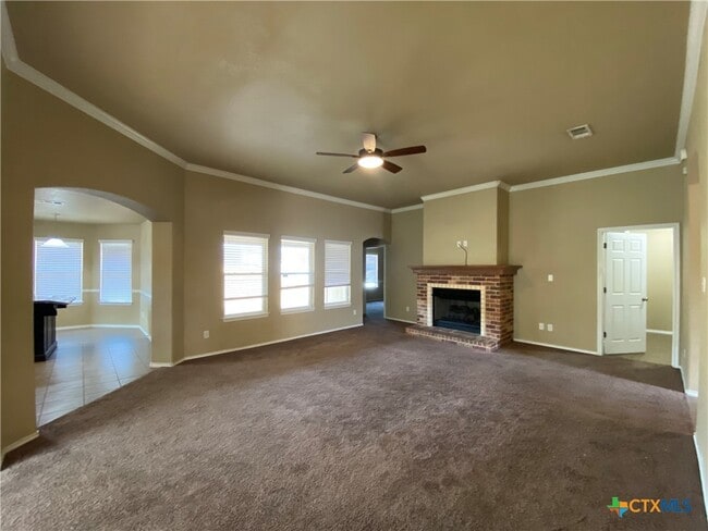 Building Photo - 2101 Golden Eagle Dr