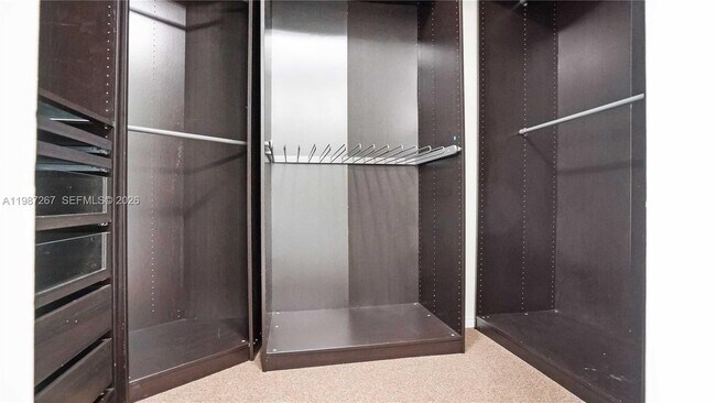 Building Photo - 6770 Indian Creek Dr