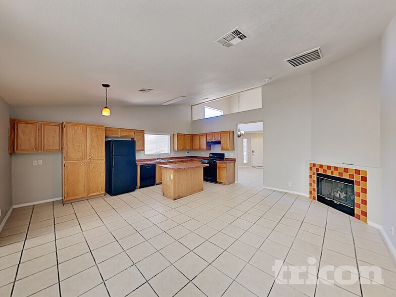 Building Photo - 6619 Clover Wood Ln