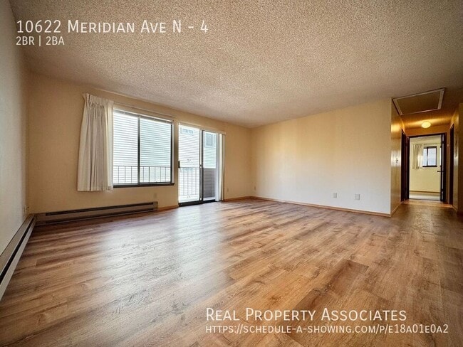 Building Photo - 10622 Meridian Ave N